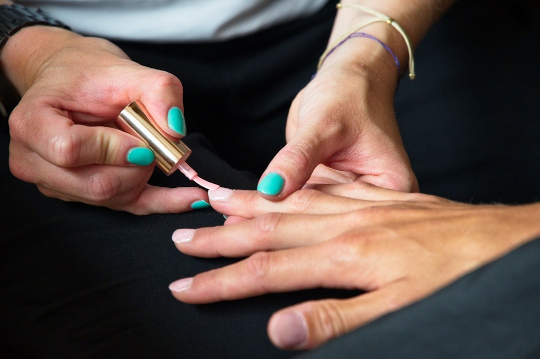 Short Nails: Tips for Keeping Them Healthy and Stylish